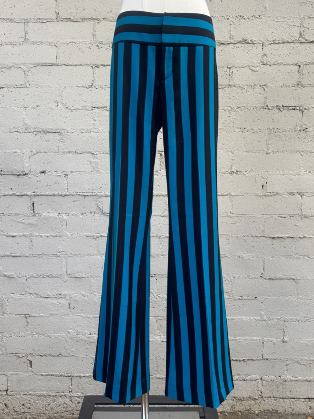 Alice + Olivia Olivia Fit-and-Flare Bootcut Pants Positano Stripe Size 6 - Picture 5 of 16